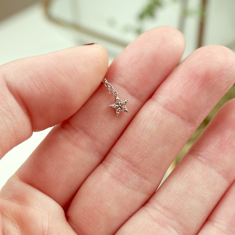 14k white gold star necklace with diamonds